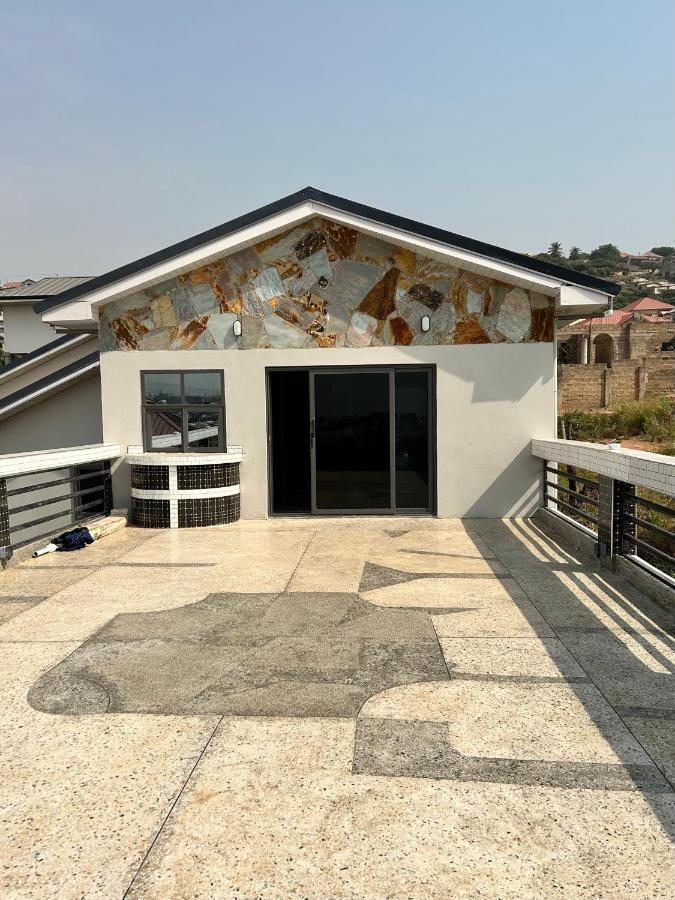 Queen'S Hill Lodge Gbawe Esterno foto