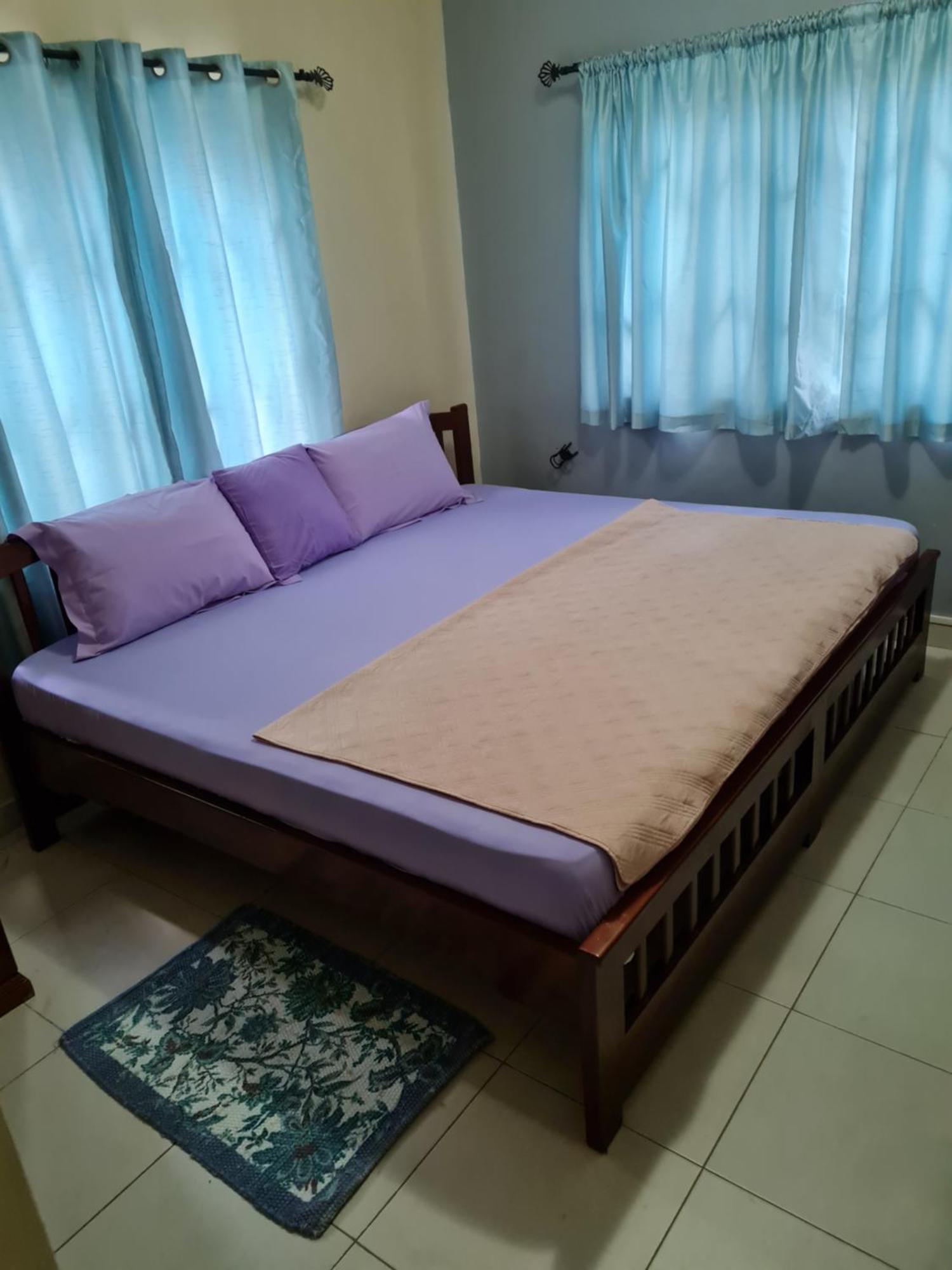 Queen'S Hill Lodge Gbawe Esterno foto