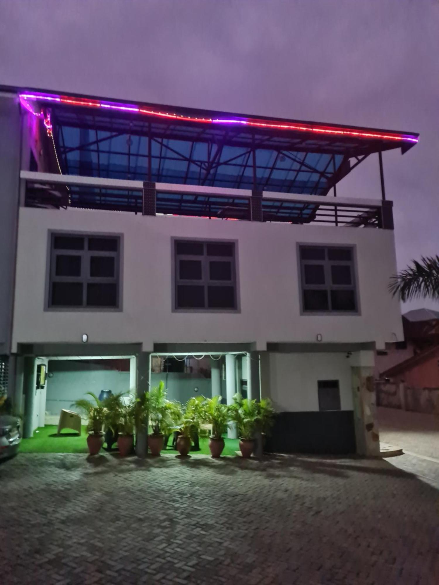 Queen'S Hill Lodge Gbawe Esterno foto